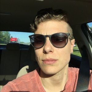 Meet your Posher, Regina